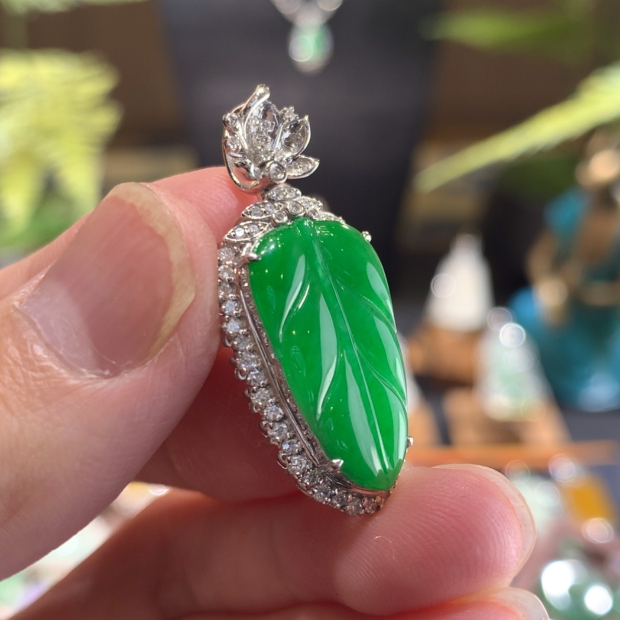 【闪购商品】翡翠颈饰18K金镶嵌叶子