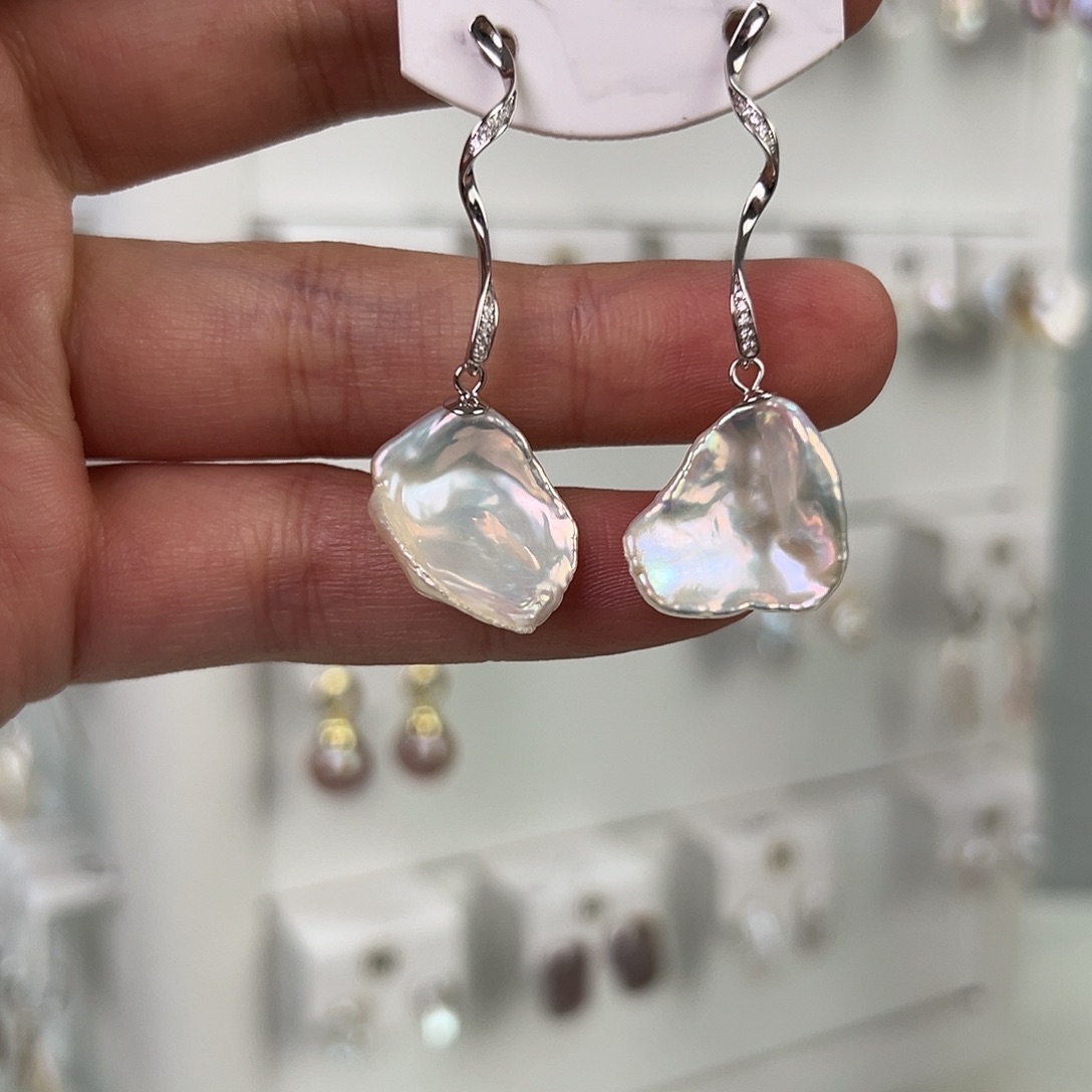 非金属巴洛克花瓣耳饰 