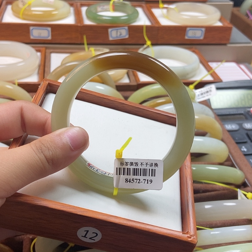 【闪购商品】和田玉手镯未镶嵌