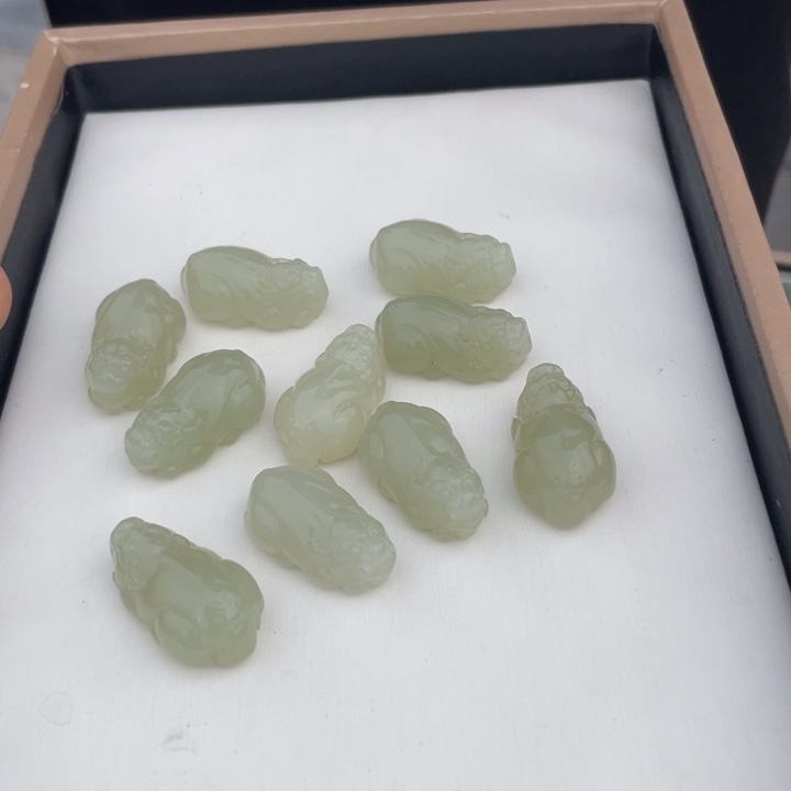 和田玉未镶嵌颈饰多样性发货，发其一