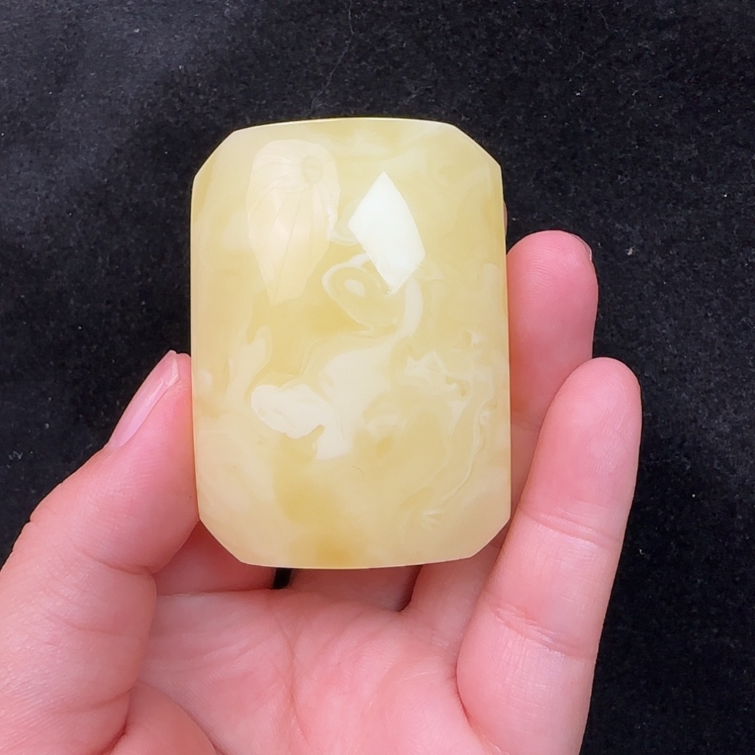 蜜蜡未镶嵌珠宝奇石