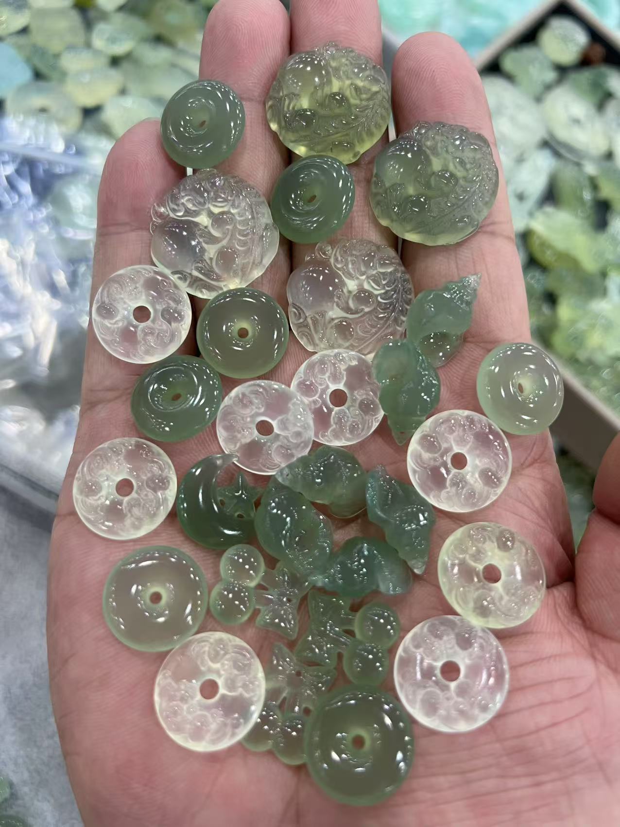 岫玉小吊坠多样性随机发