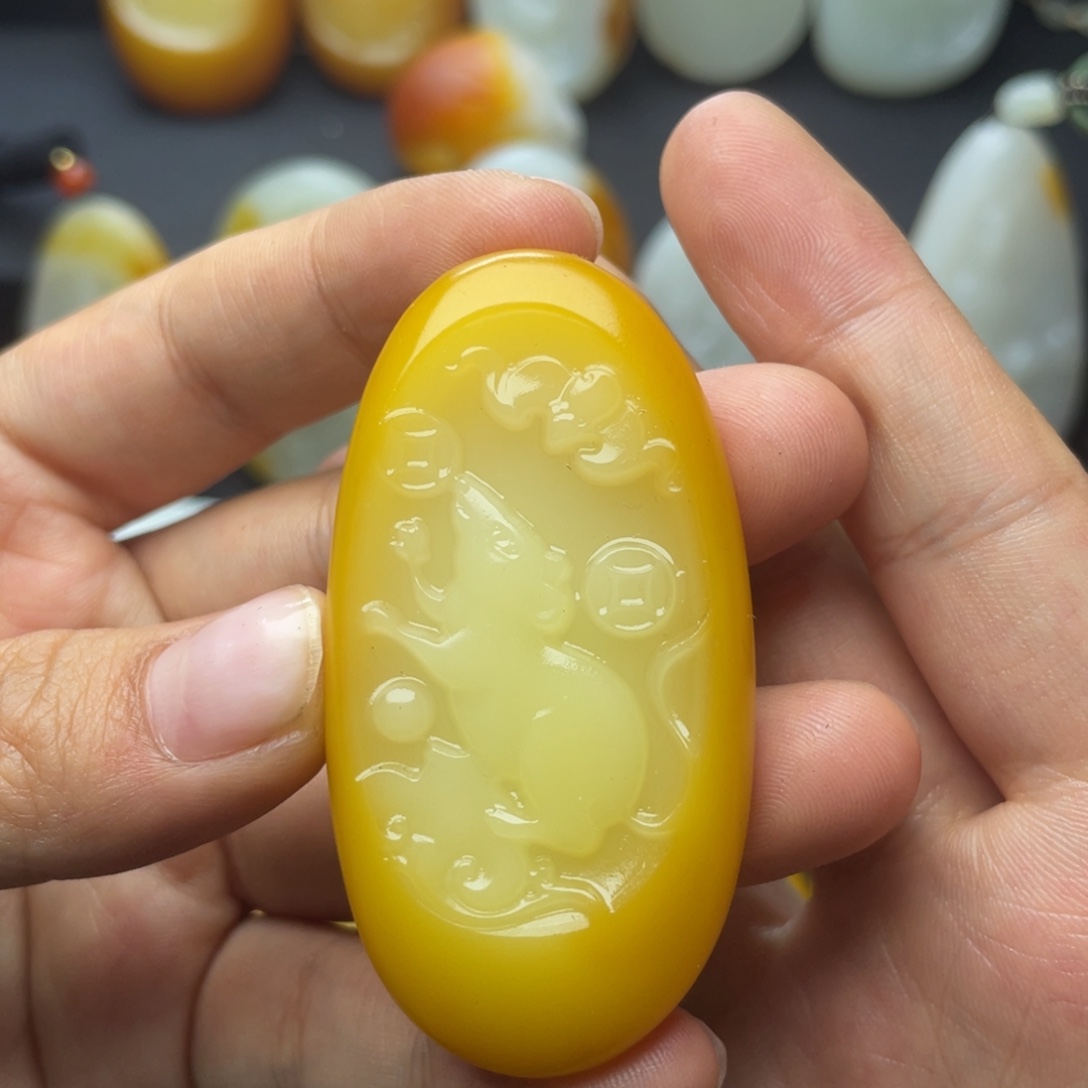 似***年和田玉未镶嵌挂件