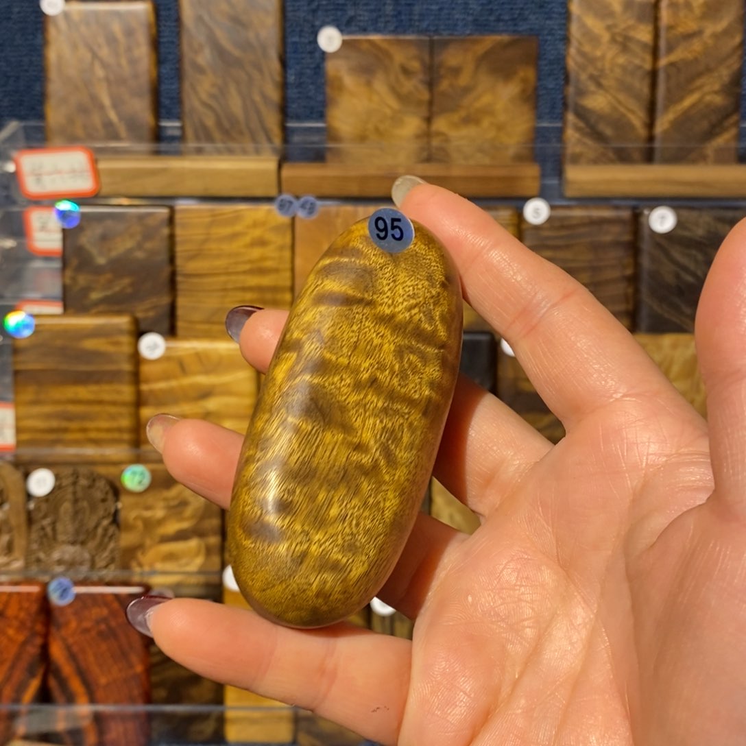 金丝楠无事牌打***?金丝楠木小叶桢楠