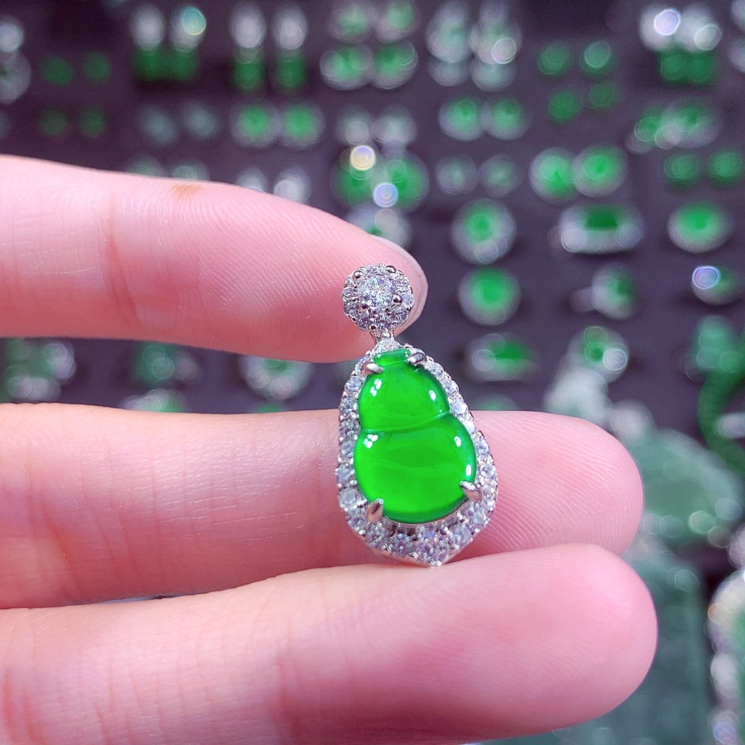 翡翠未镶嵌颈饰天然