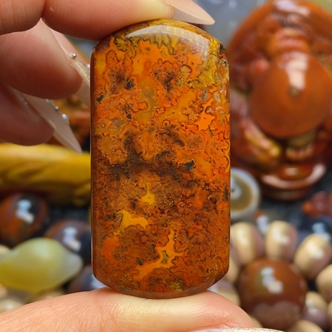 玛瑙/玉髓颈饰未镶嵌战国红