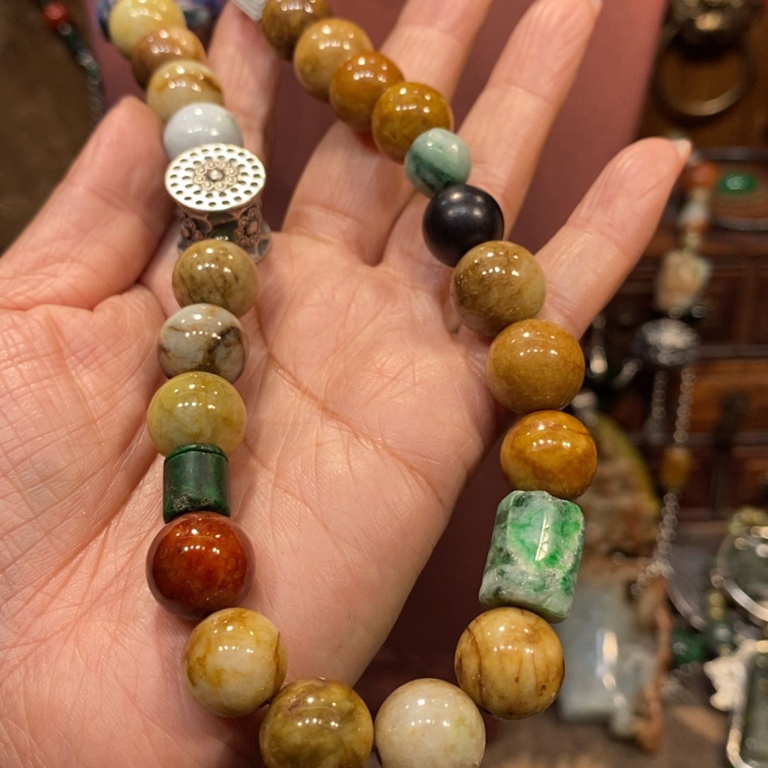 翡翠吊坠(赠链)未镶嵌