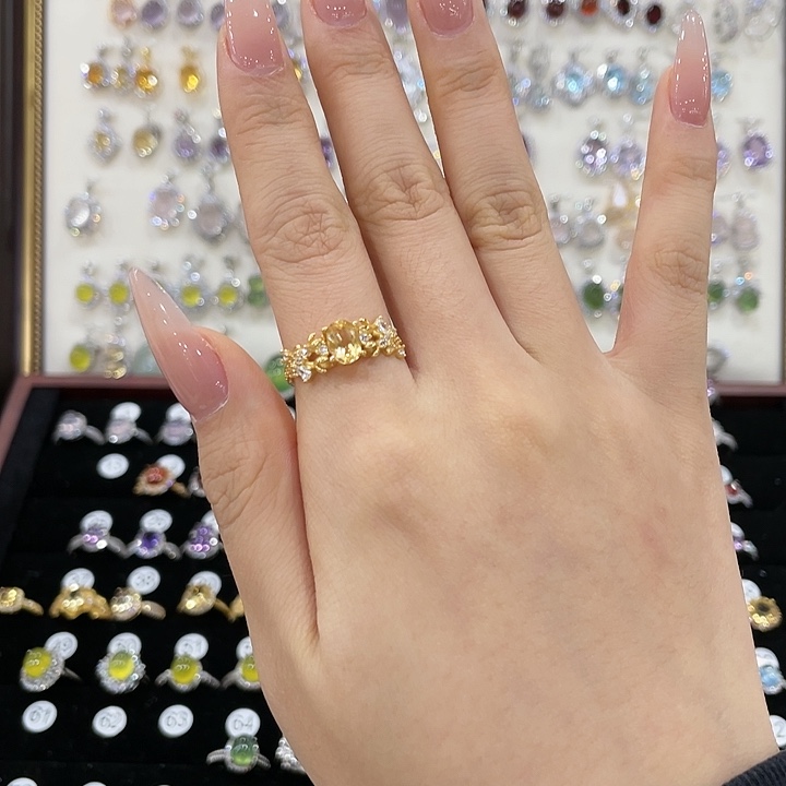 韩***团戒指黄晶银S925镶嵌金托不保色