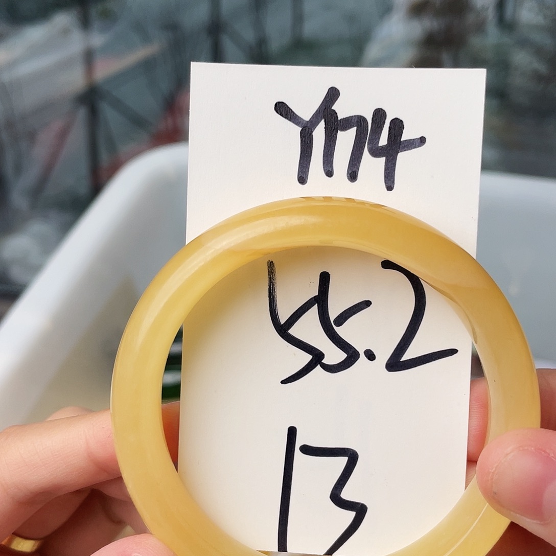 石英质玉未镶嵌手镯Y174