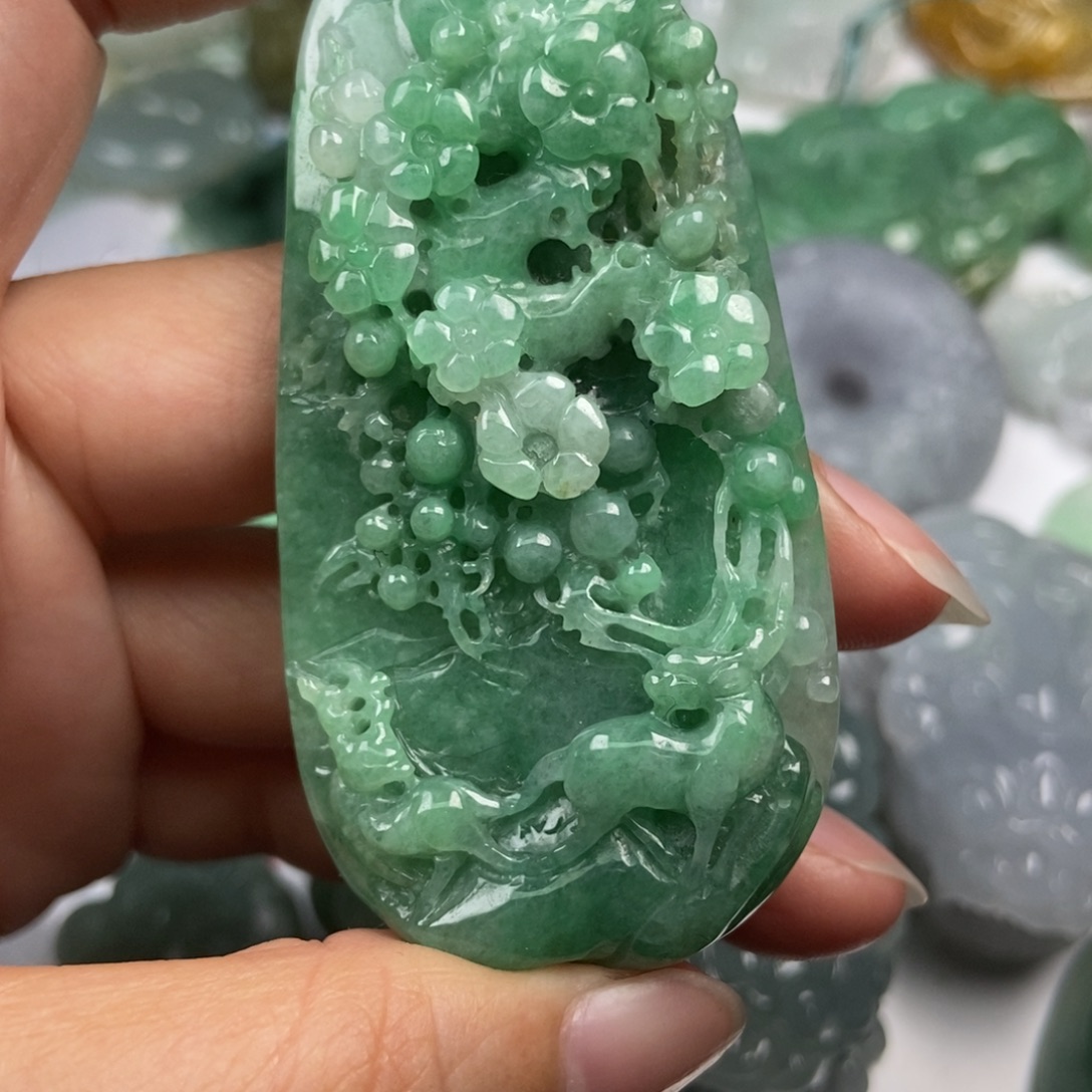 翡翠未镶嵌颈饰翡翠