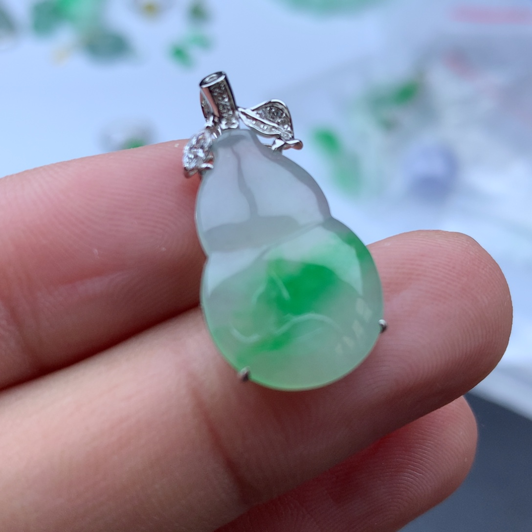 翡翠颈饰未镶嵌翡翠