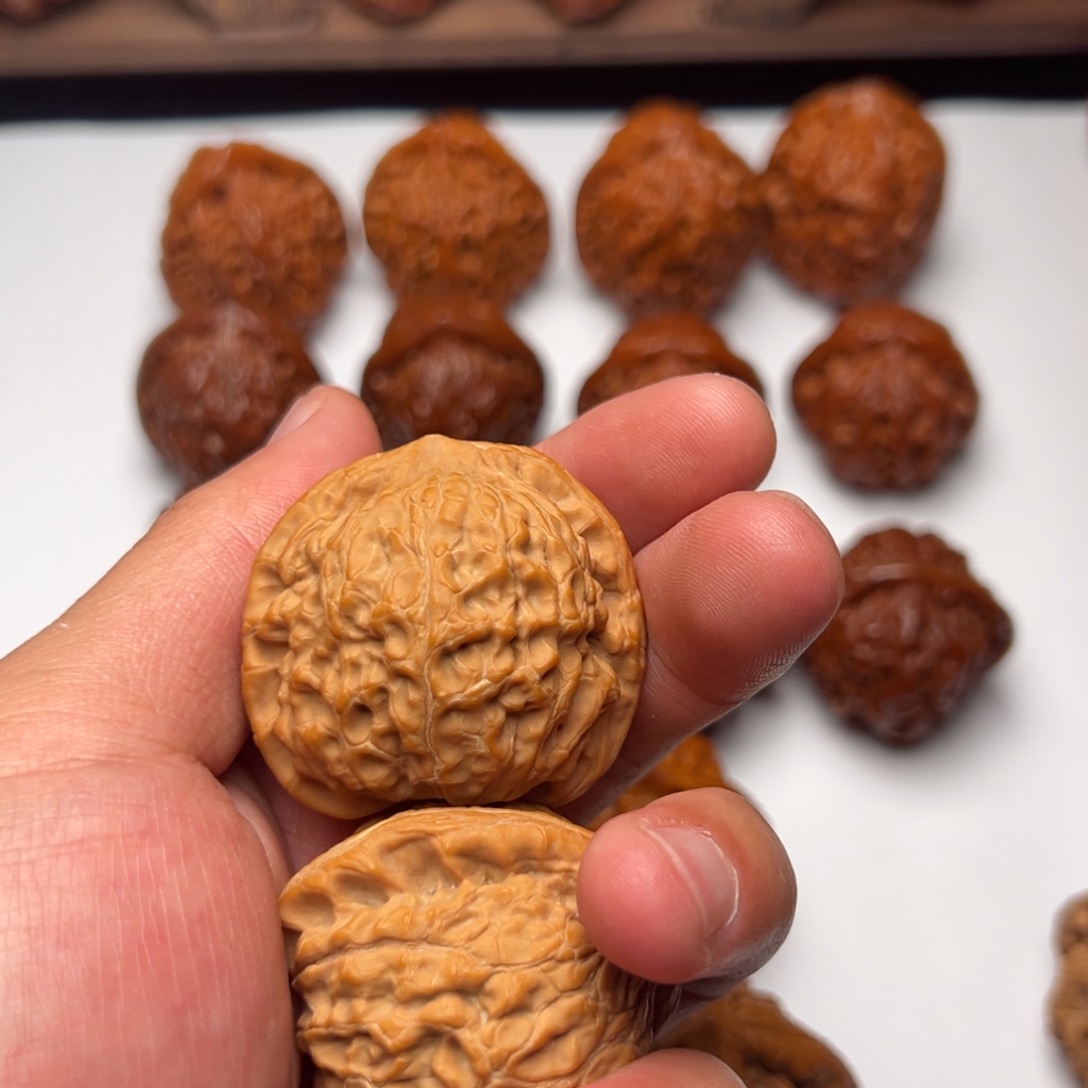 M***Q文玩核桃吊坠朝阳洞