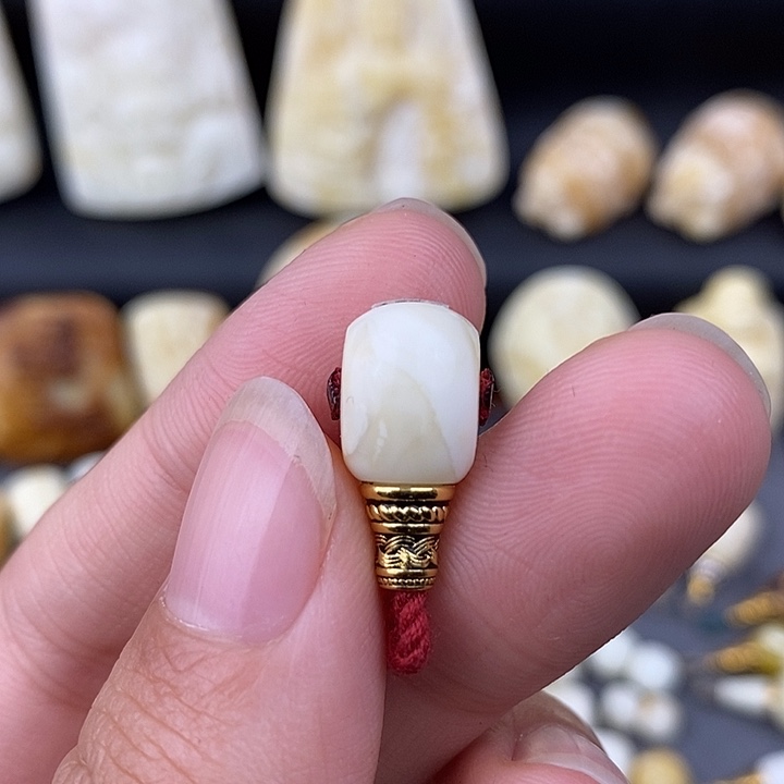 琥珀未镶嵌裸石8三通c754