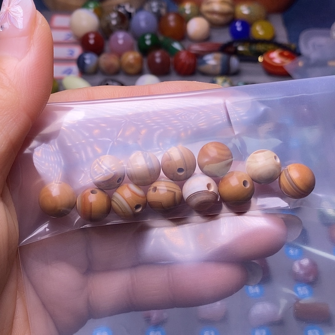 对***入玛瑙/玉髓未镶嵌颈饰