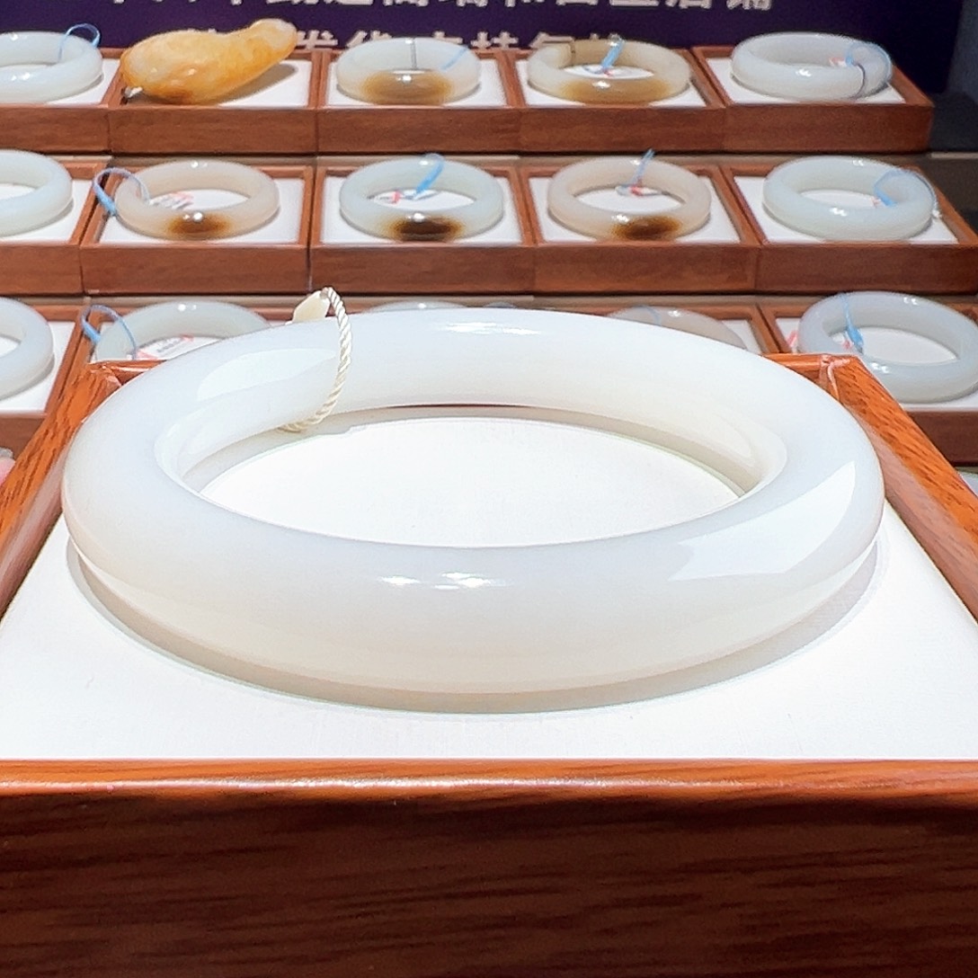 和田玉手镯 58 59未镶嵌平**乐