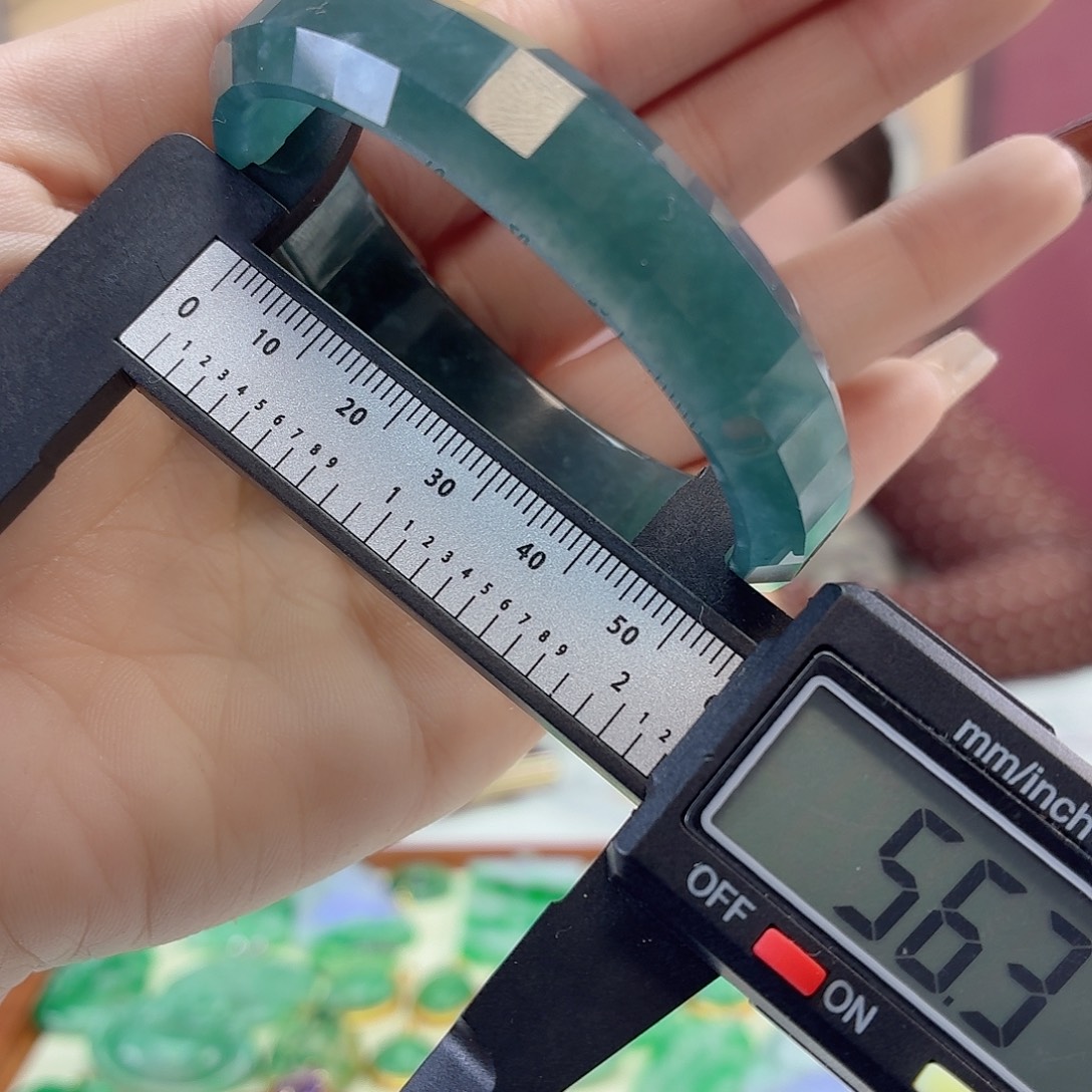 翡翠未镶嵌手镯翡翠