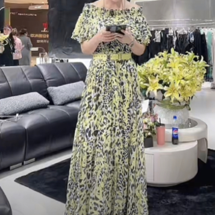 824004400 一字肩上衣夏