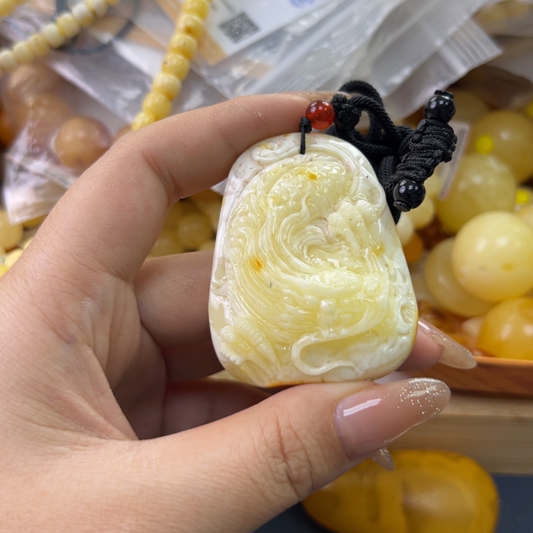 琥珀珠宝奇石未镶嵌