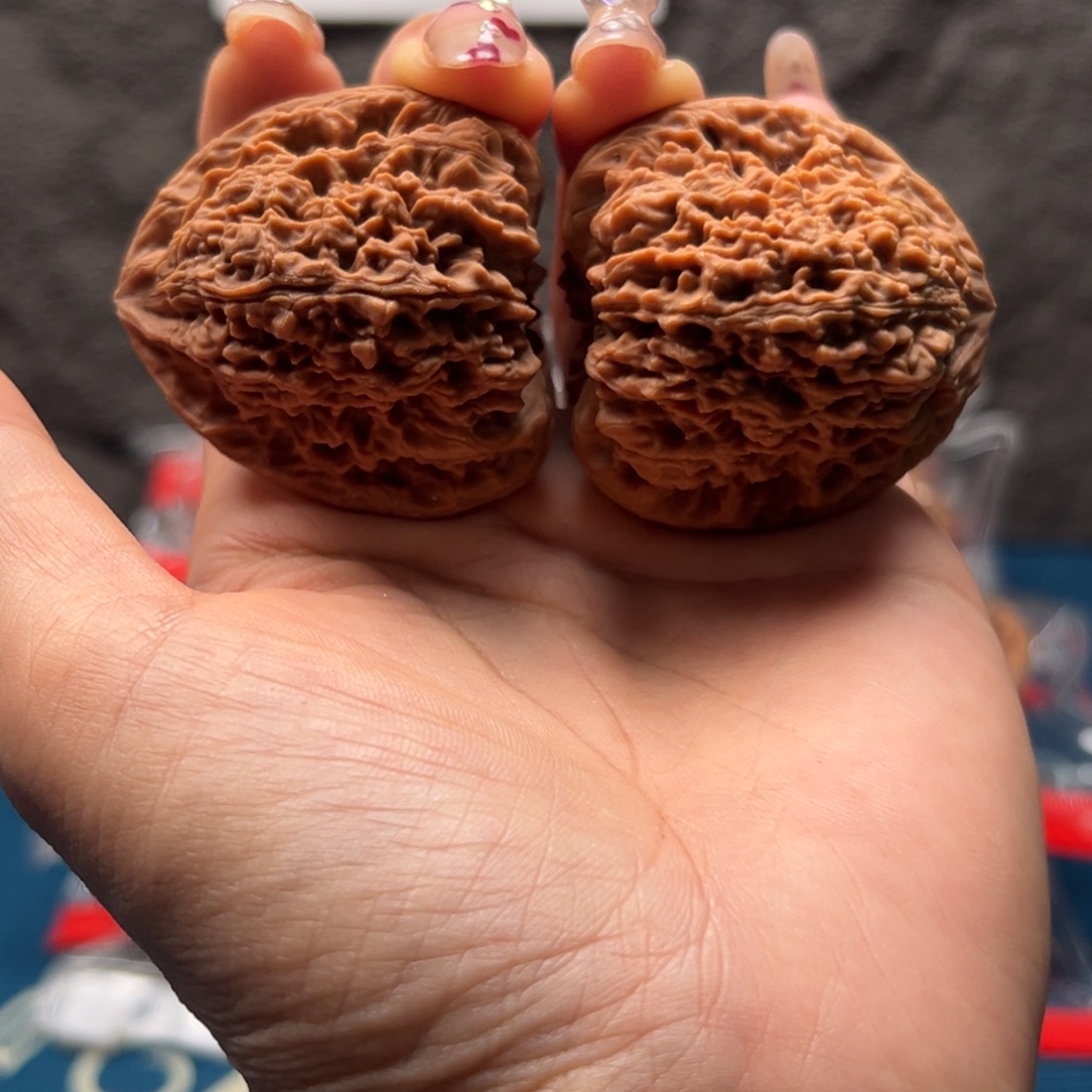 z***z文玩核桃把件南疆42.5微色差