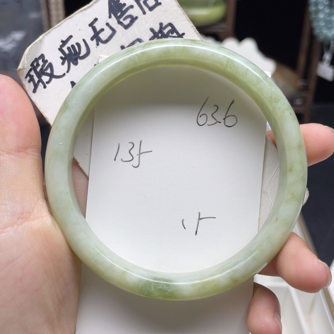 未镶嵌蛇纹石玉手镯