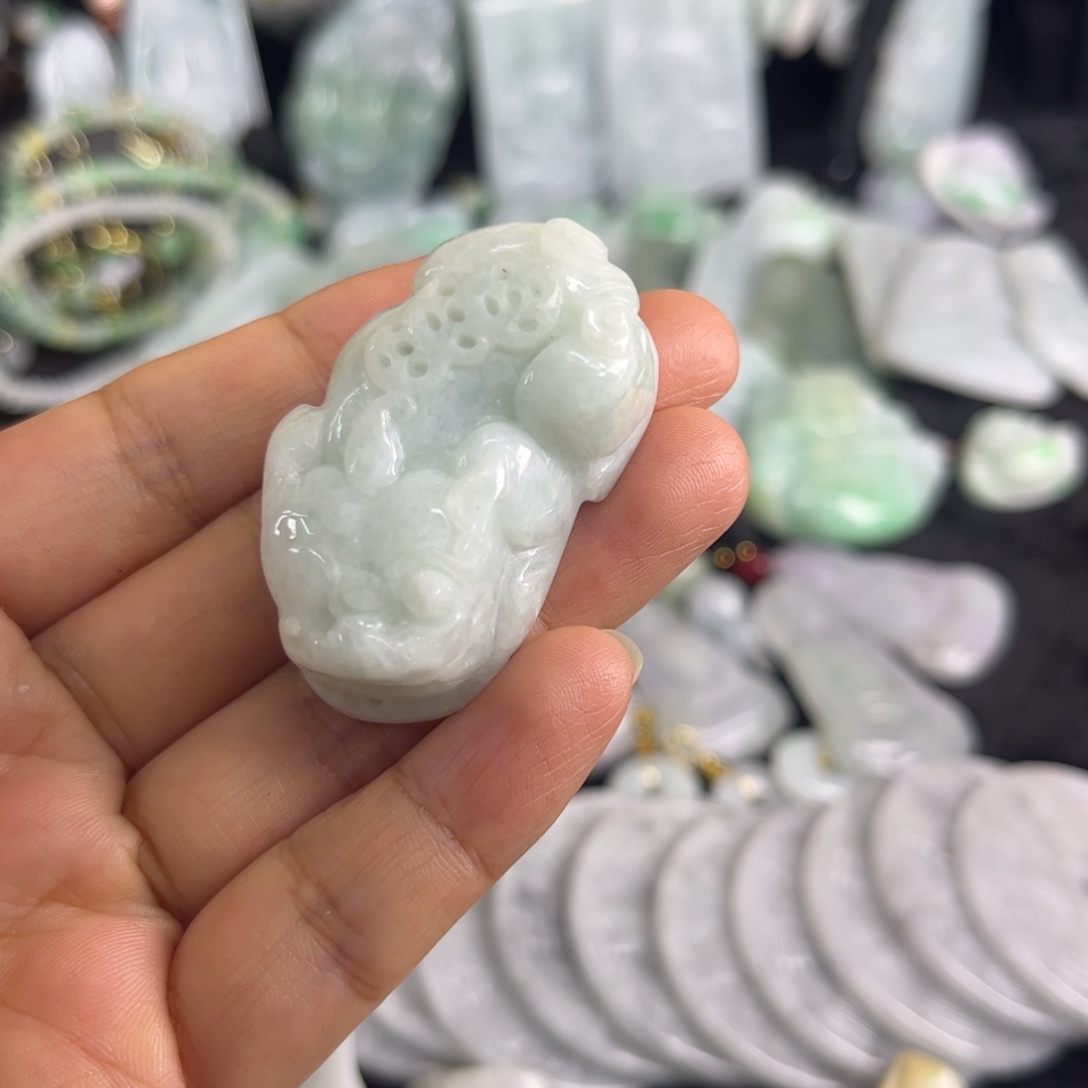 翡翠未镶嵌吊坠(不含链)