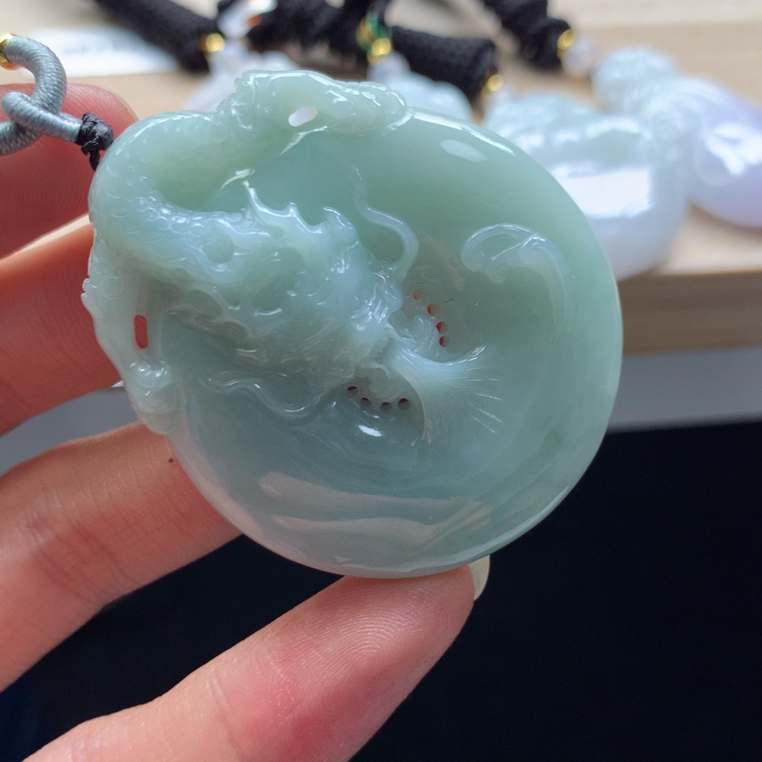 颈饰未镶嵌翡翠吊坠