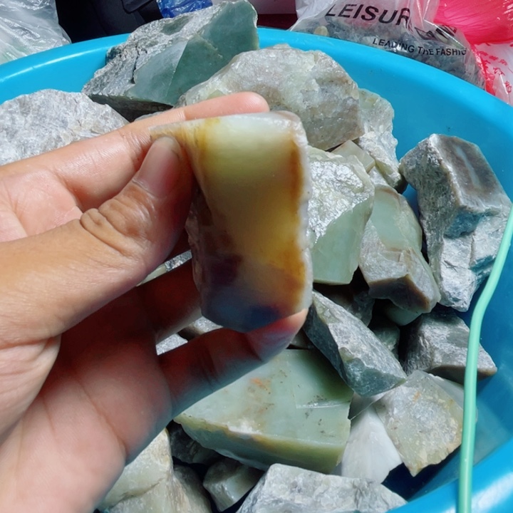 未镶嵌和田玉（糖玉）珠宝半成品