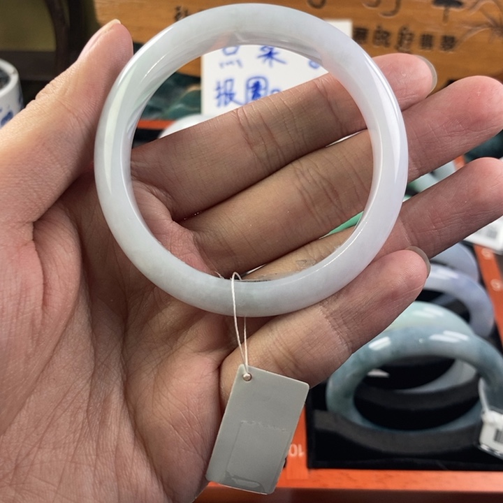 翡翠手镯未镶嵌48小时鉴赏