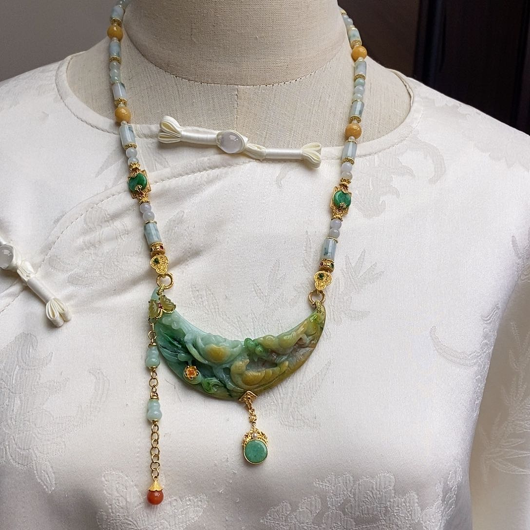 翡翠颈饰未镶嵌天然