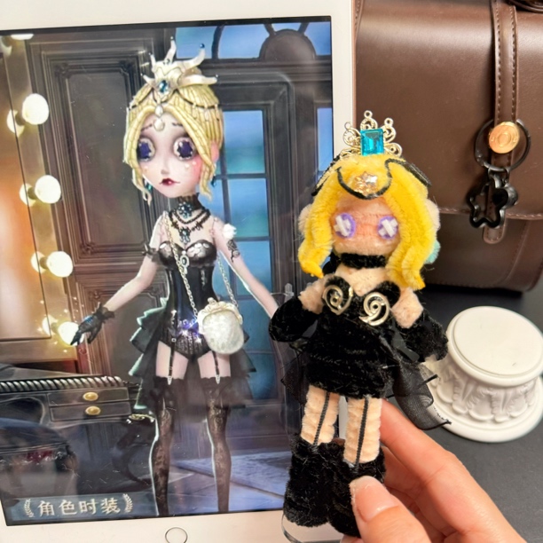 舞女皮肤扭扭棒娃娃成品摆件