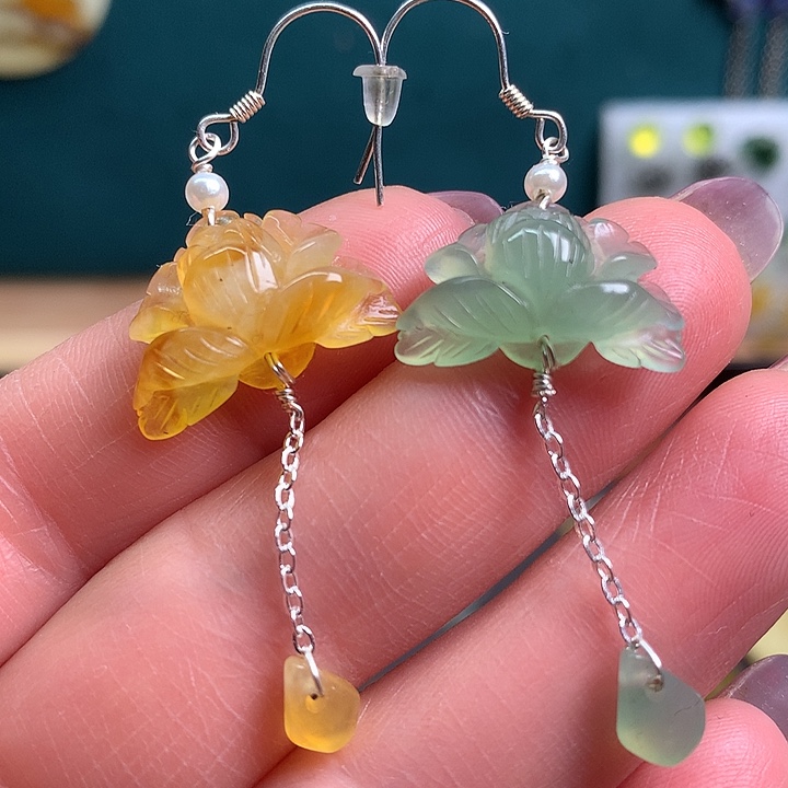 未镶嵌蛇纹石玉耳饰