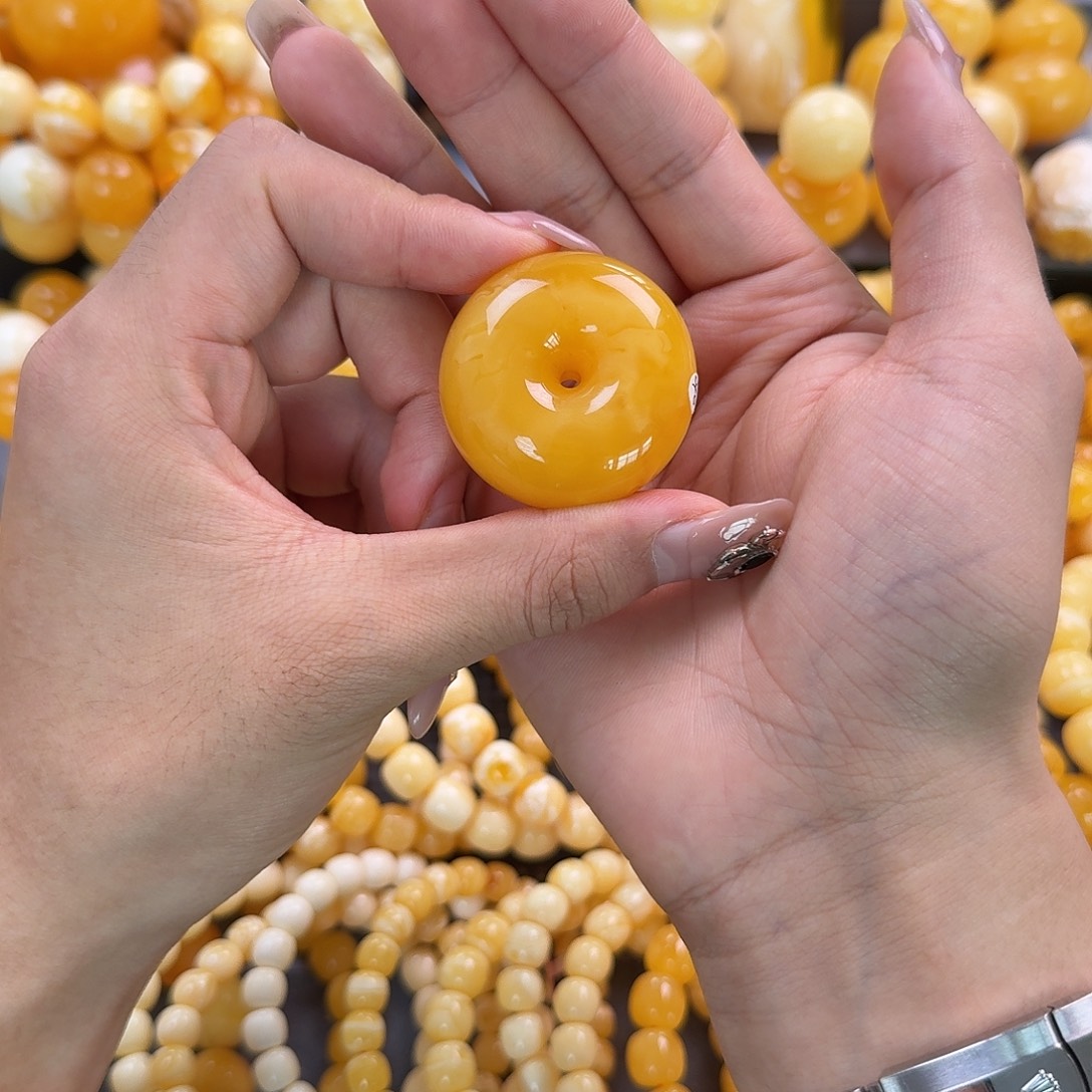 蜜蜡未镶嵌珠宝奇石19.6g