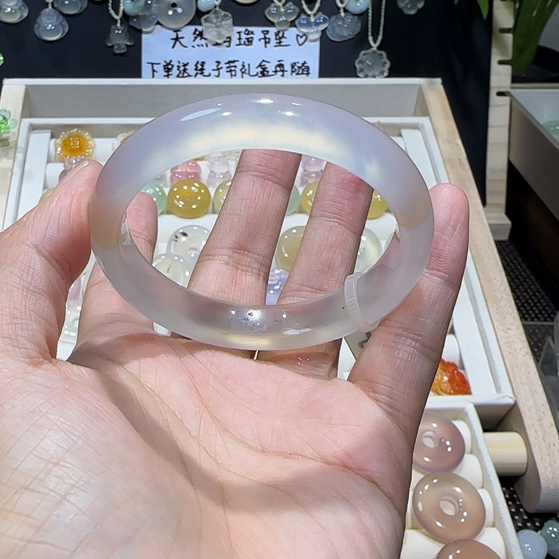 玛瑙/玉髓未镶嵌手镯漂沙飘糖54