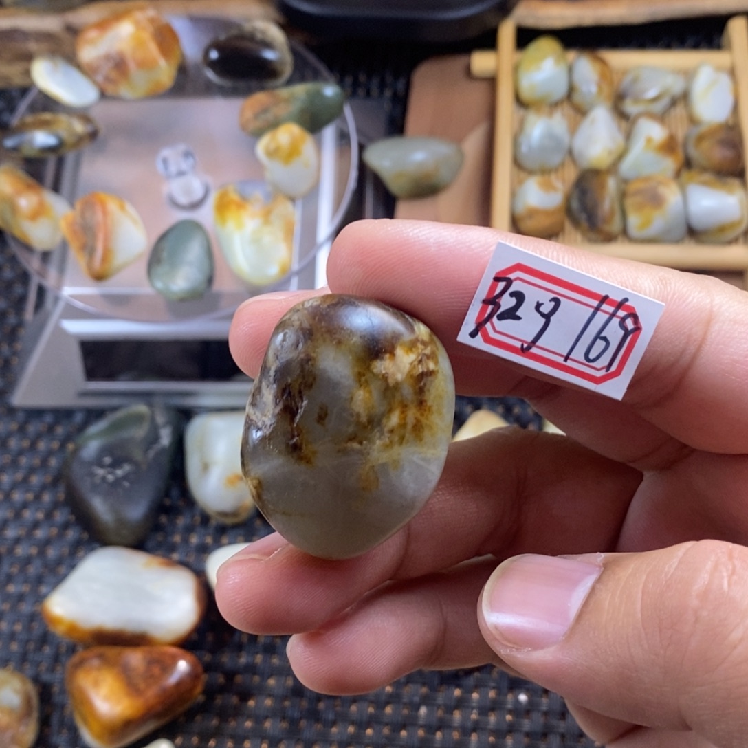 和田玉（糖玉）未镶嵌挂件