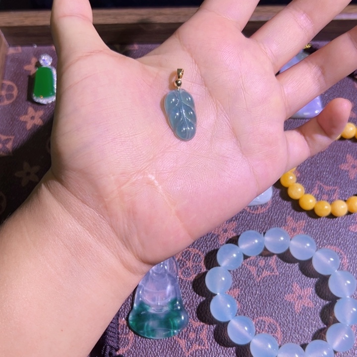 颈饰未镶嵌翡翠天然A货翡翠金枝玉叶假一赔十