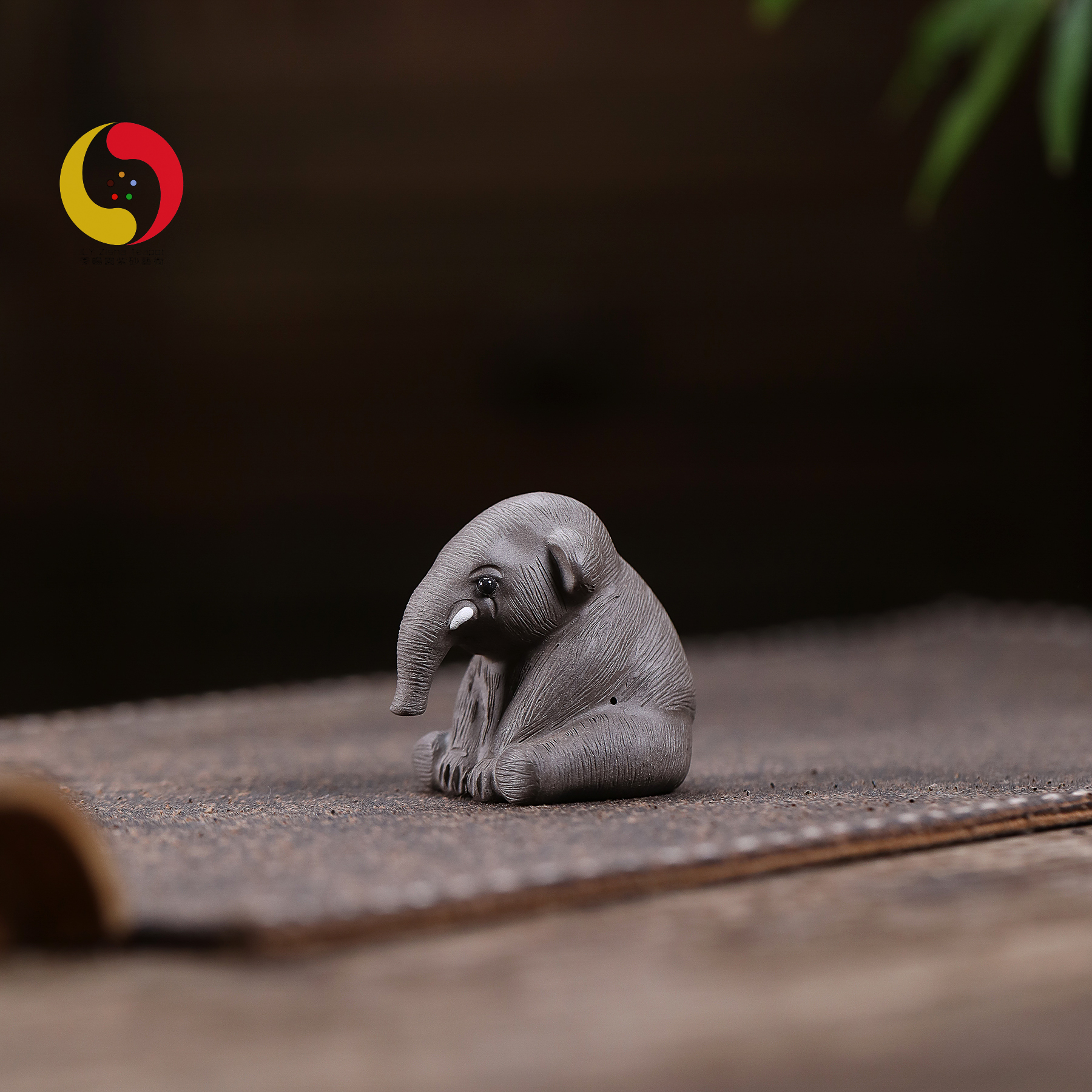 CC-0002青灰段小象茶宠 坐象茶器茶具 宜兴茶玩摆件