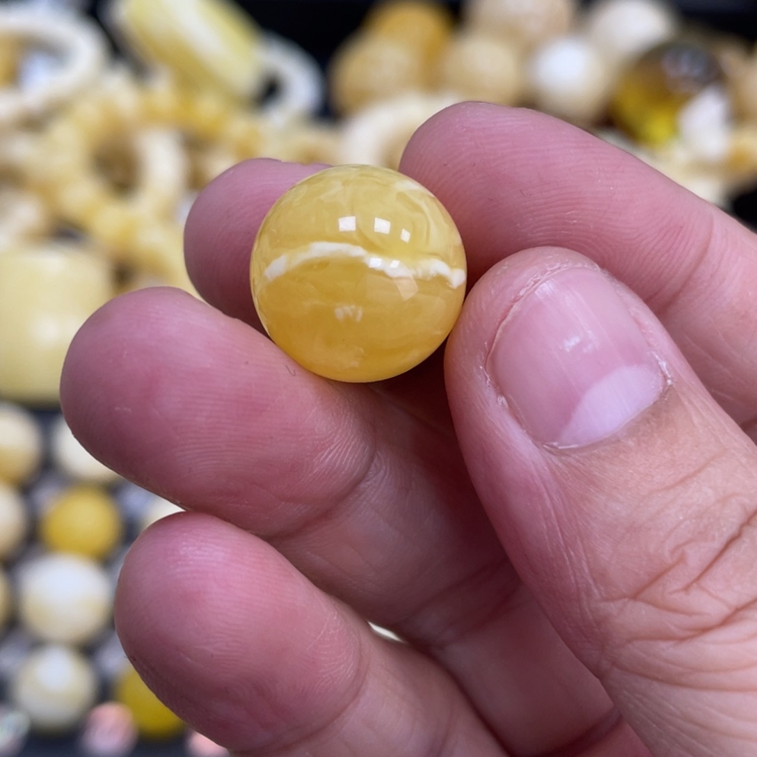 未镶嵌琥珀珠宝奇石15.5mm瑕疵