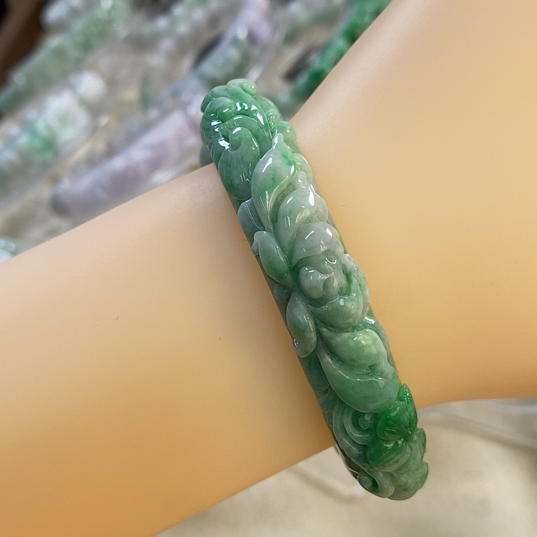 用***0翡翠未镶嵌手链60
