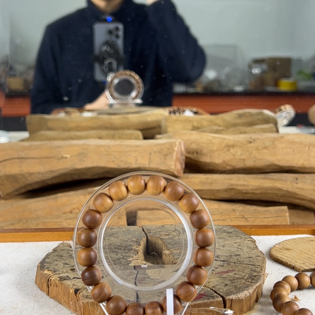 檀香木其他极系列塞勒姆官仓9*10横黑焦糖奶甜果