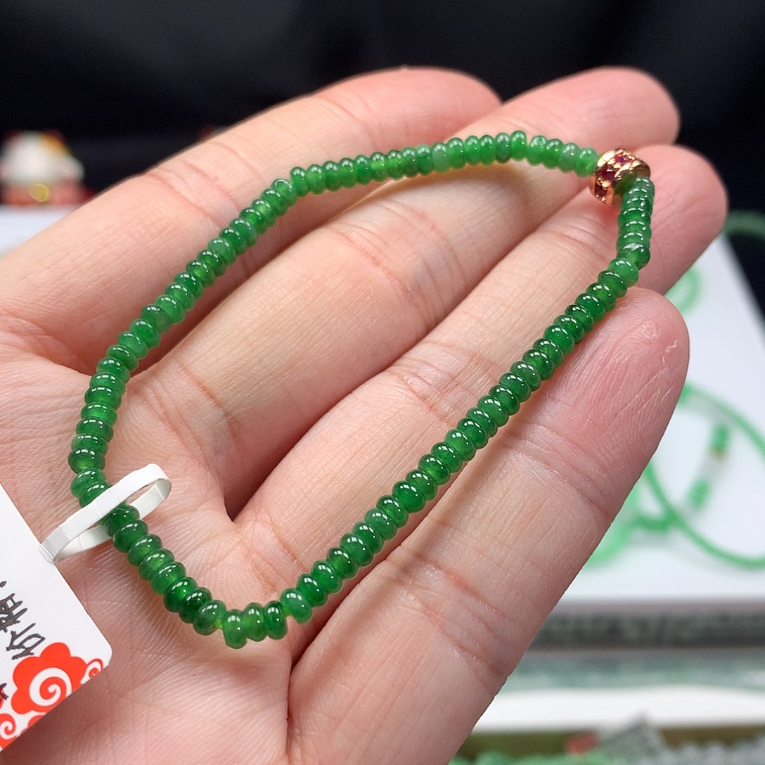 翡翠手链未镶嵌翡翠 