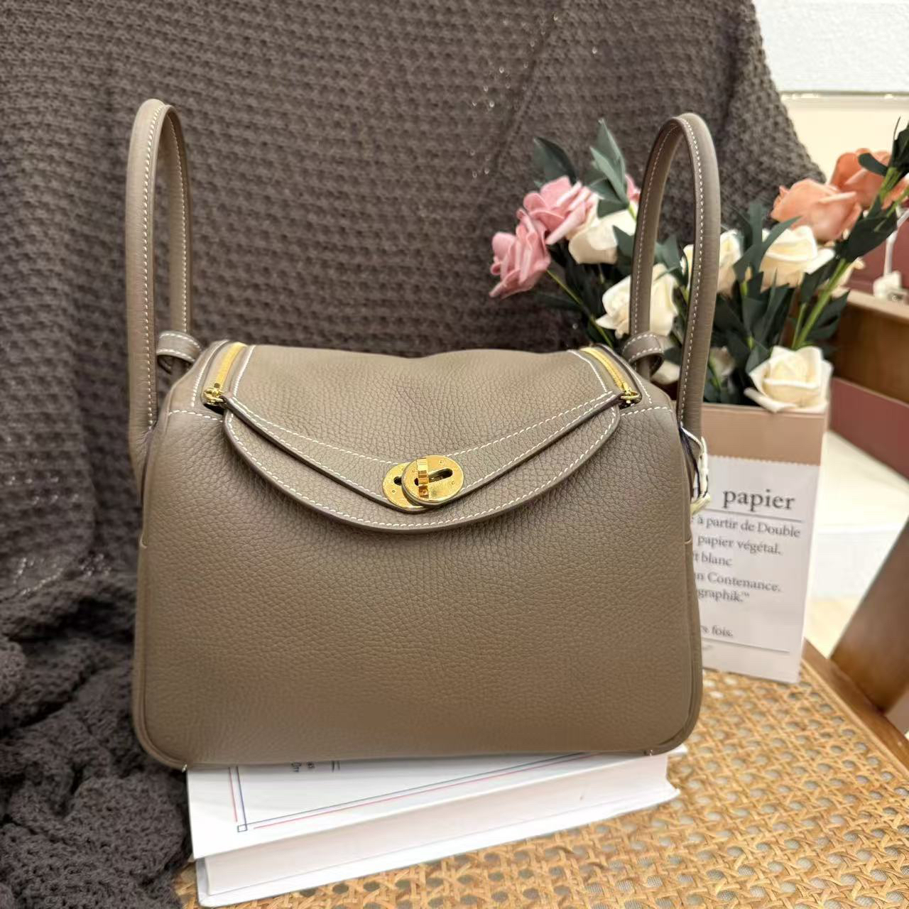 99新 Hermes/爱马仕 lindy 26 Z tc皮大象灰手提包pp0922a0