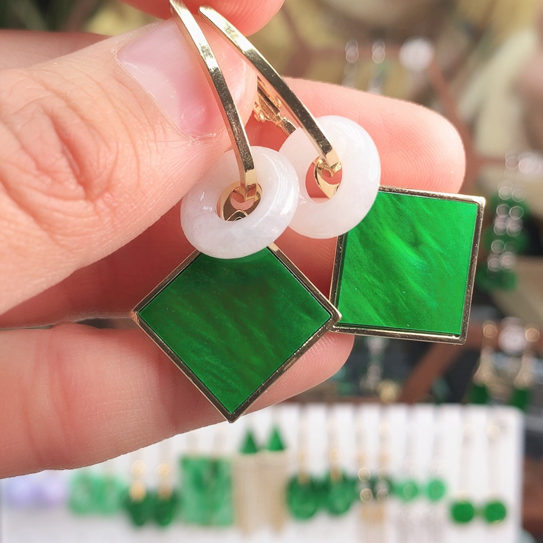 翡翠耳饰未镶嵌耳饰