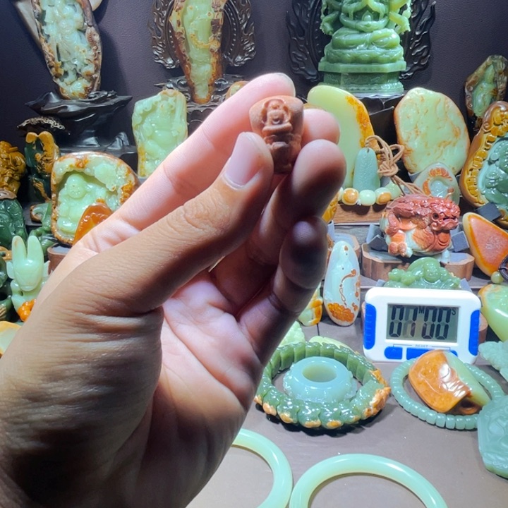 透闪石质玉未镶嵌珠宝奇石