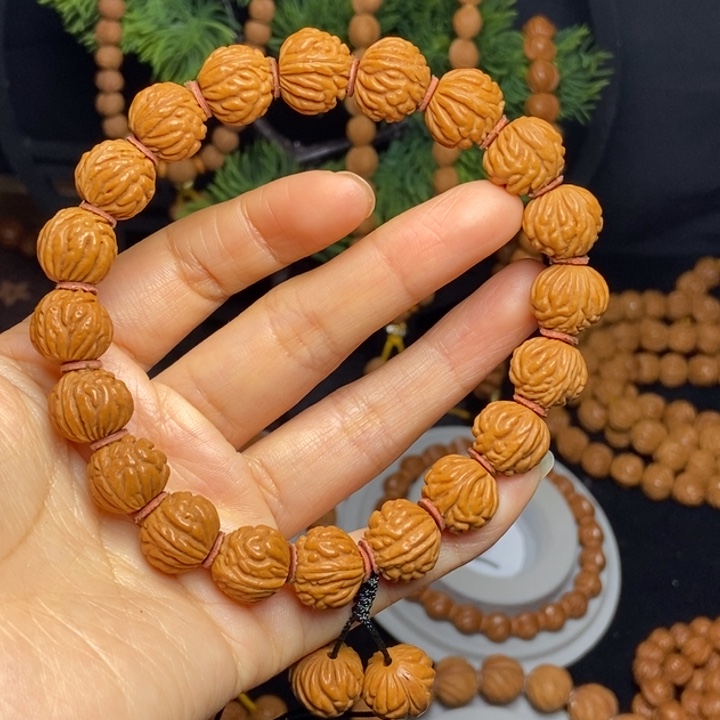 秦岭龙纹桃核手持