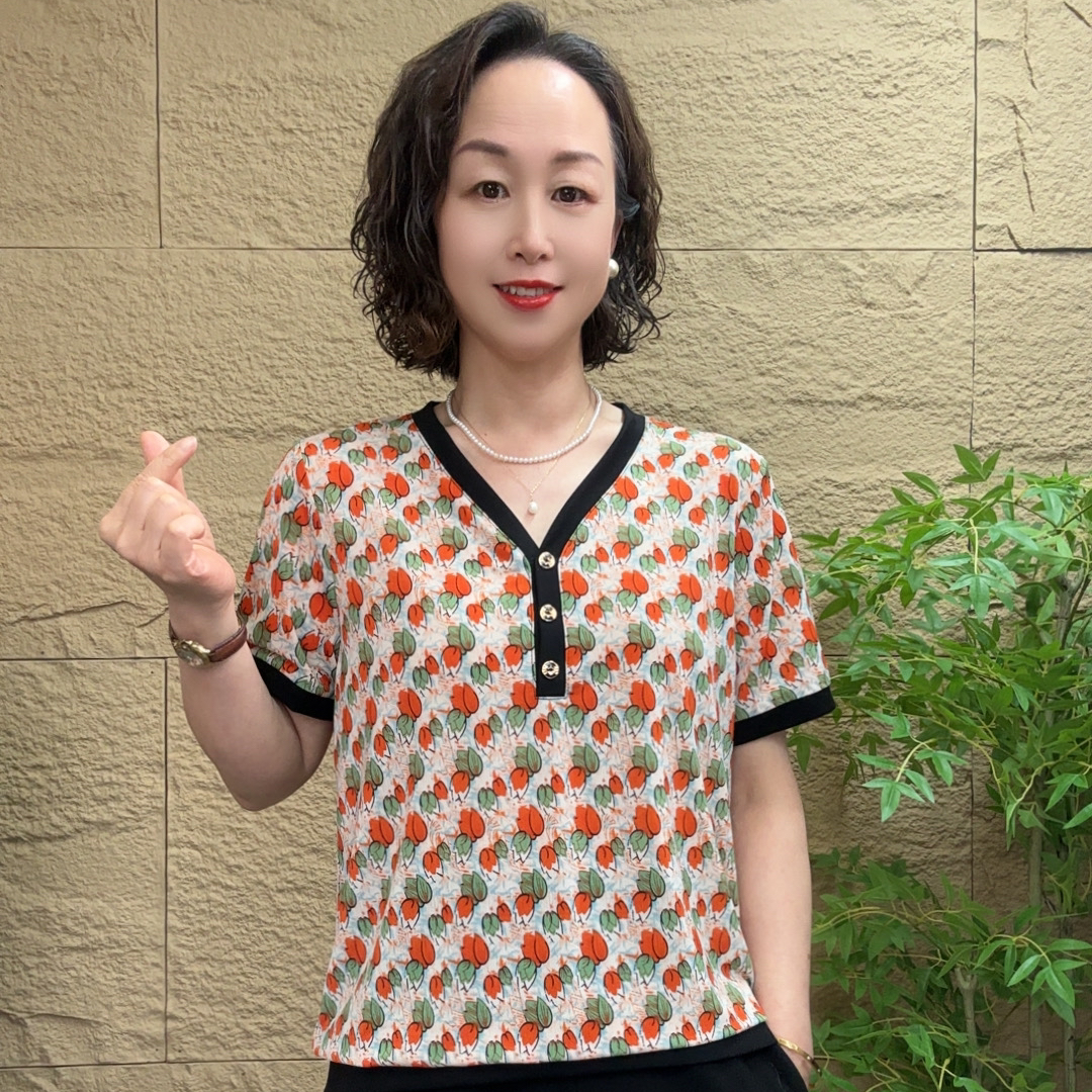 妈妈装流行欧若拉时尚潮牌女装宽松夏装女士独特漂亮小衫休闲短袖