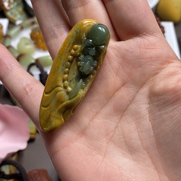 岫岩河磨玉（透闪石质玉）挂坠未镶嵌无*谓