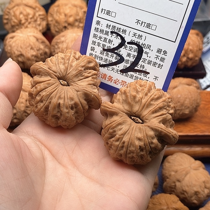 桃核吊坠M**Q血麒麟狮子头42