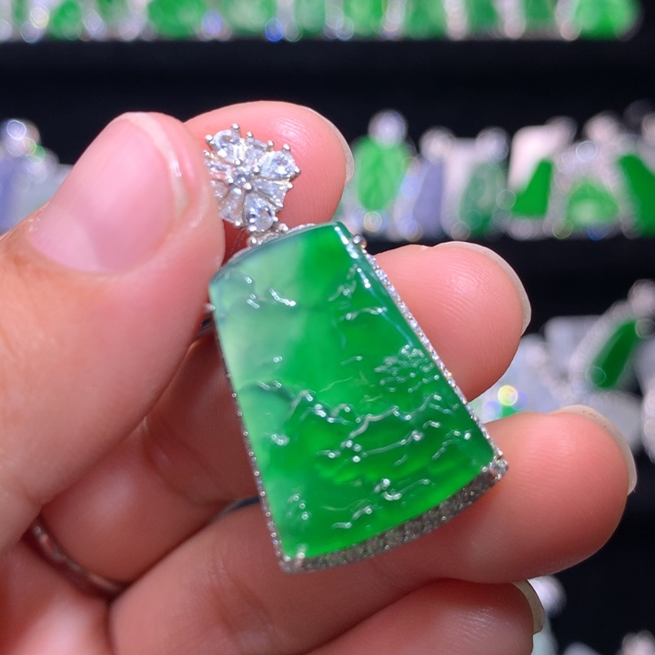 【闪购商品】颈饰银S925镶嵌翡翠天然翡翠