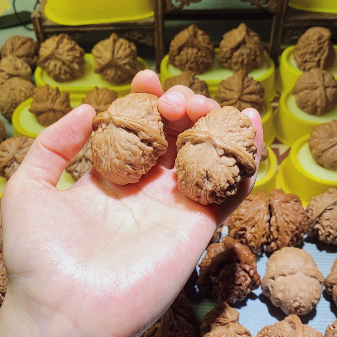 【闪购商品】文玩核桃吊坠玉珍元宝