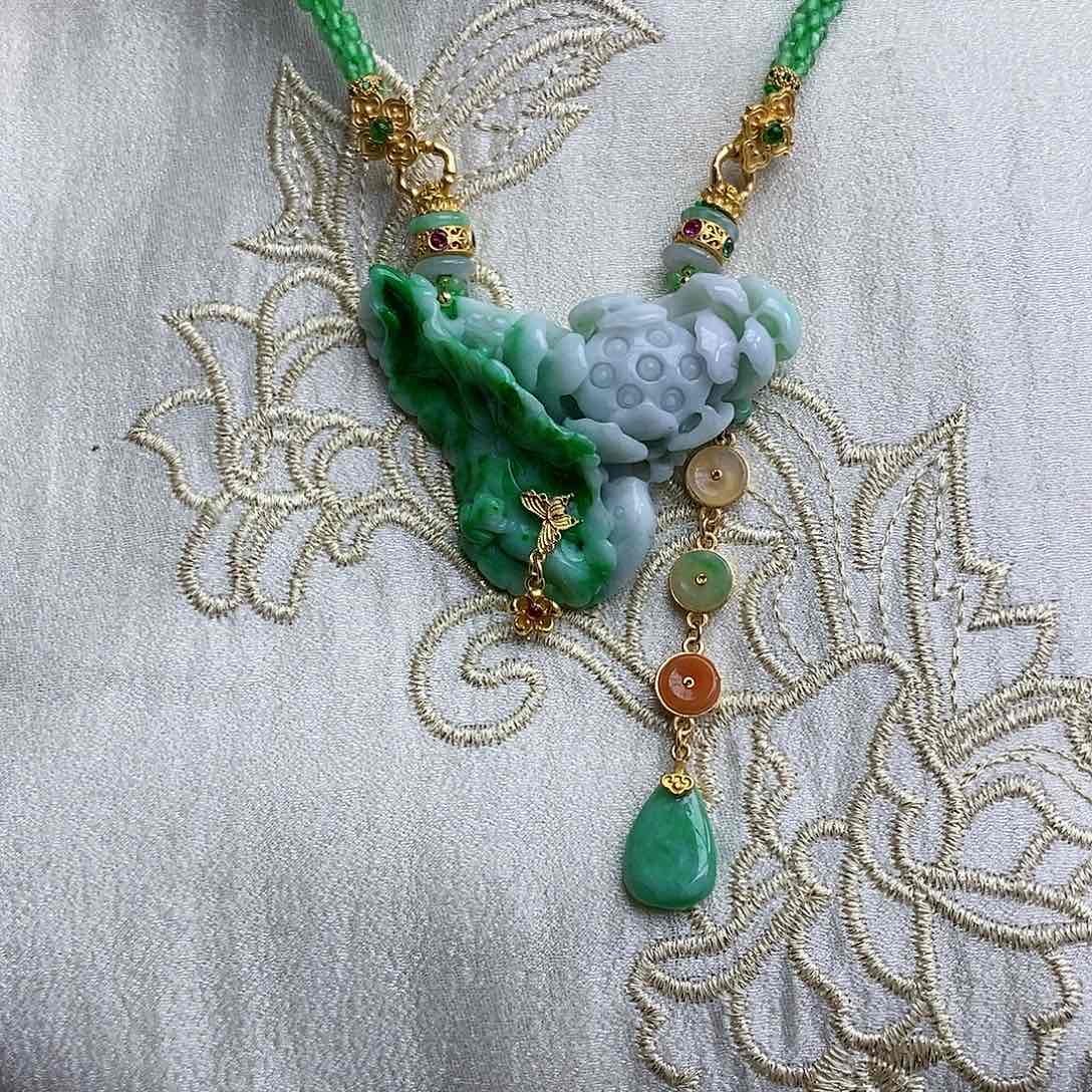 翡翠颈饰未镶嵌天然